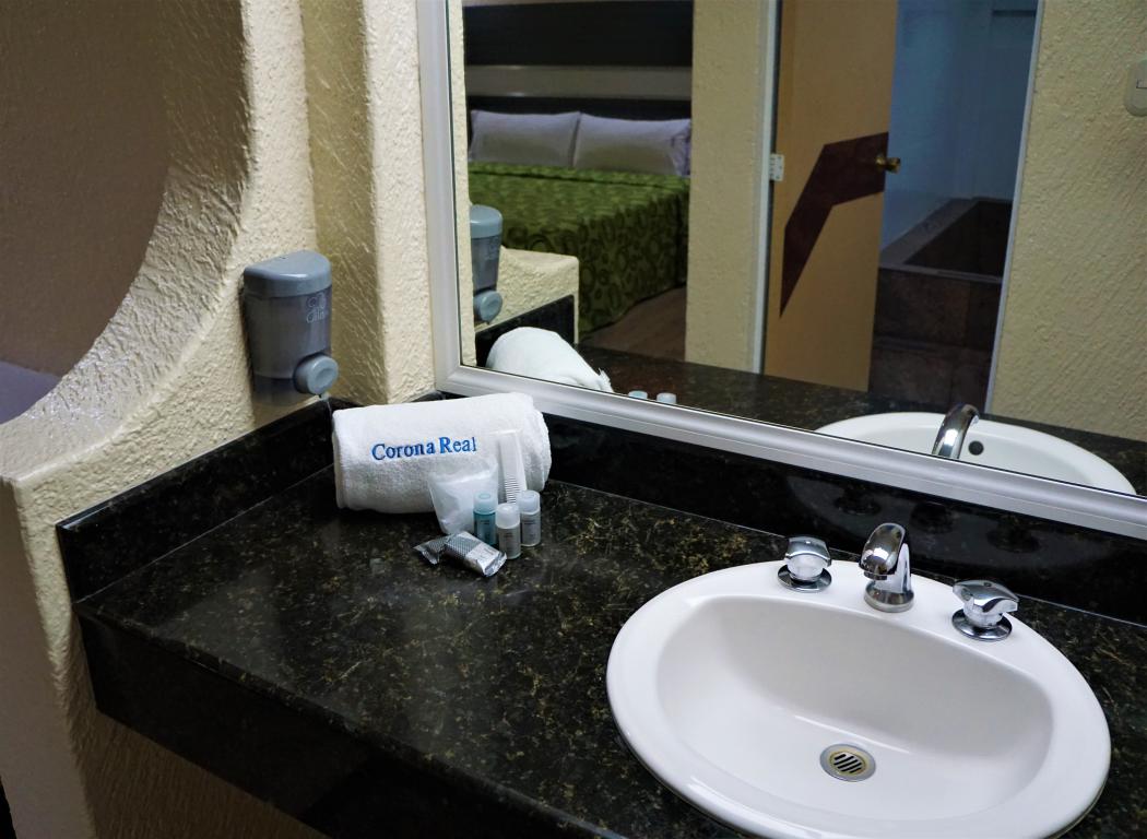 hotel corona real insurgentes Mixcoac