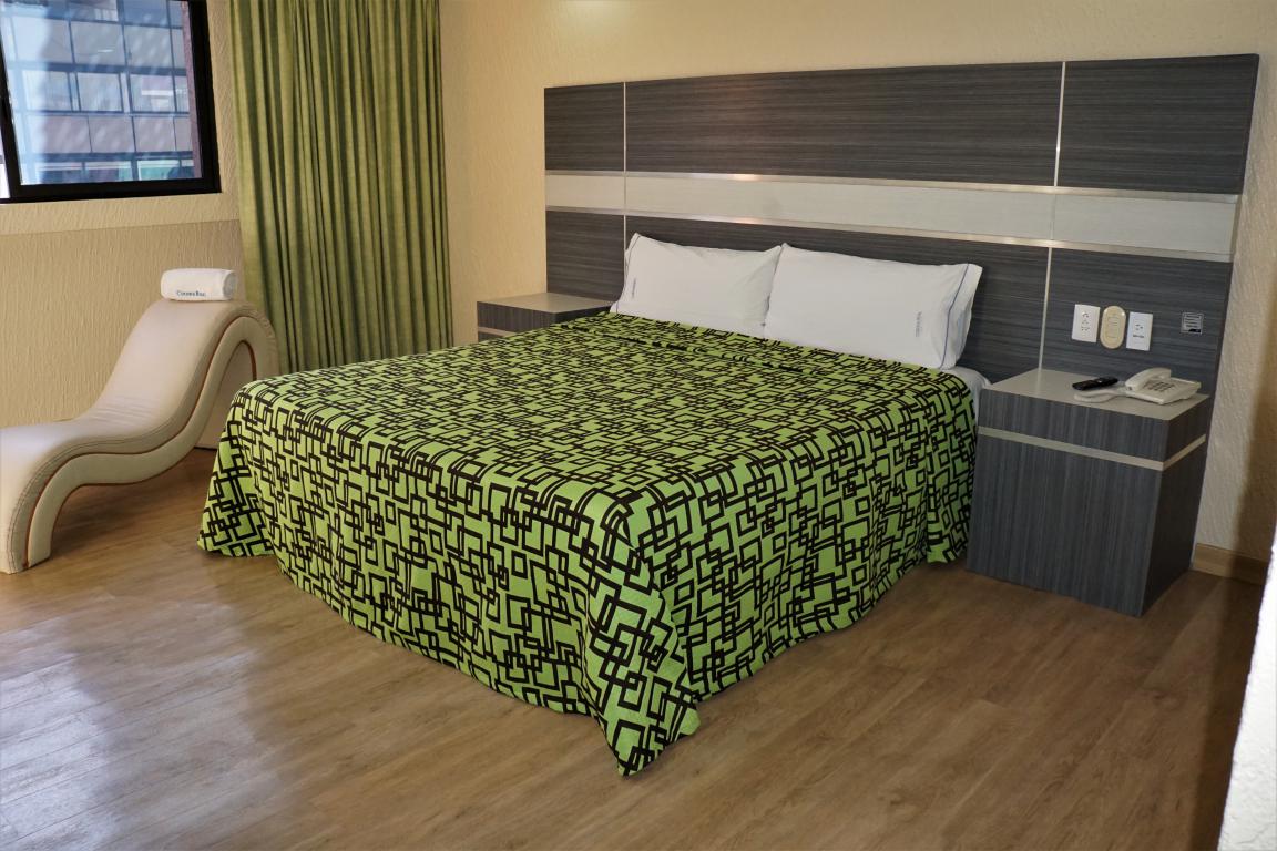 hotel corona real insurgentes Mixcoac
